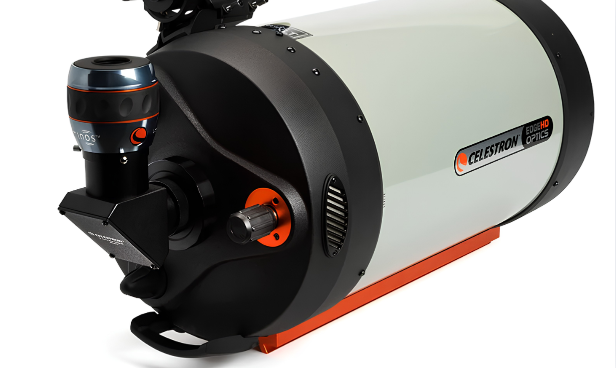 Celestron 11" EdgeHD rear with lock knobs and focuser. 