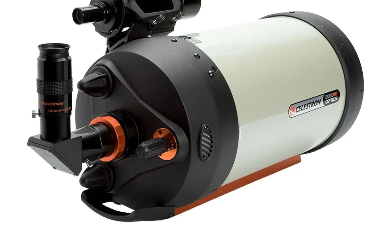 Celestron 8" EdgeHD rear with lock knobs and focuser. 