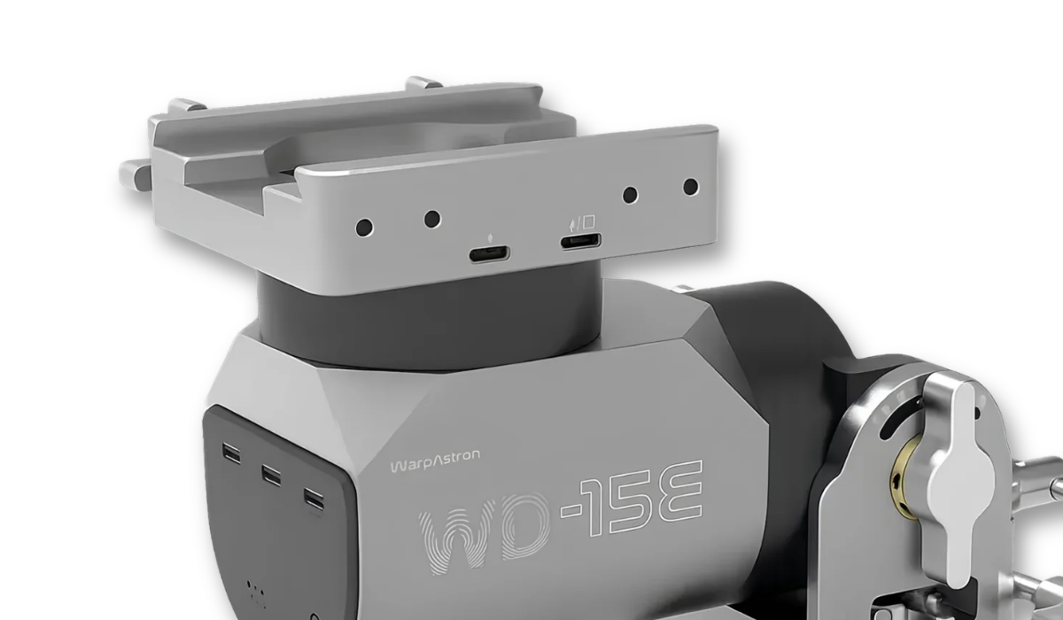 WarpDrive WD-15E saddle power ports.